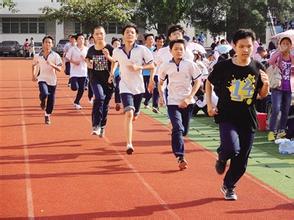 北京將制定中小學塑膠跑道新標準 在建項目停工